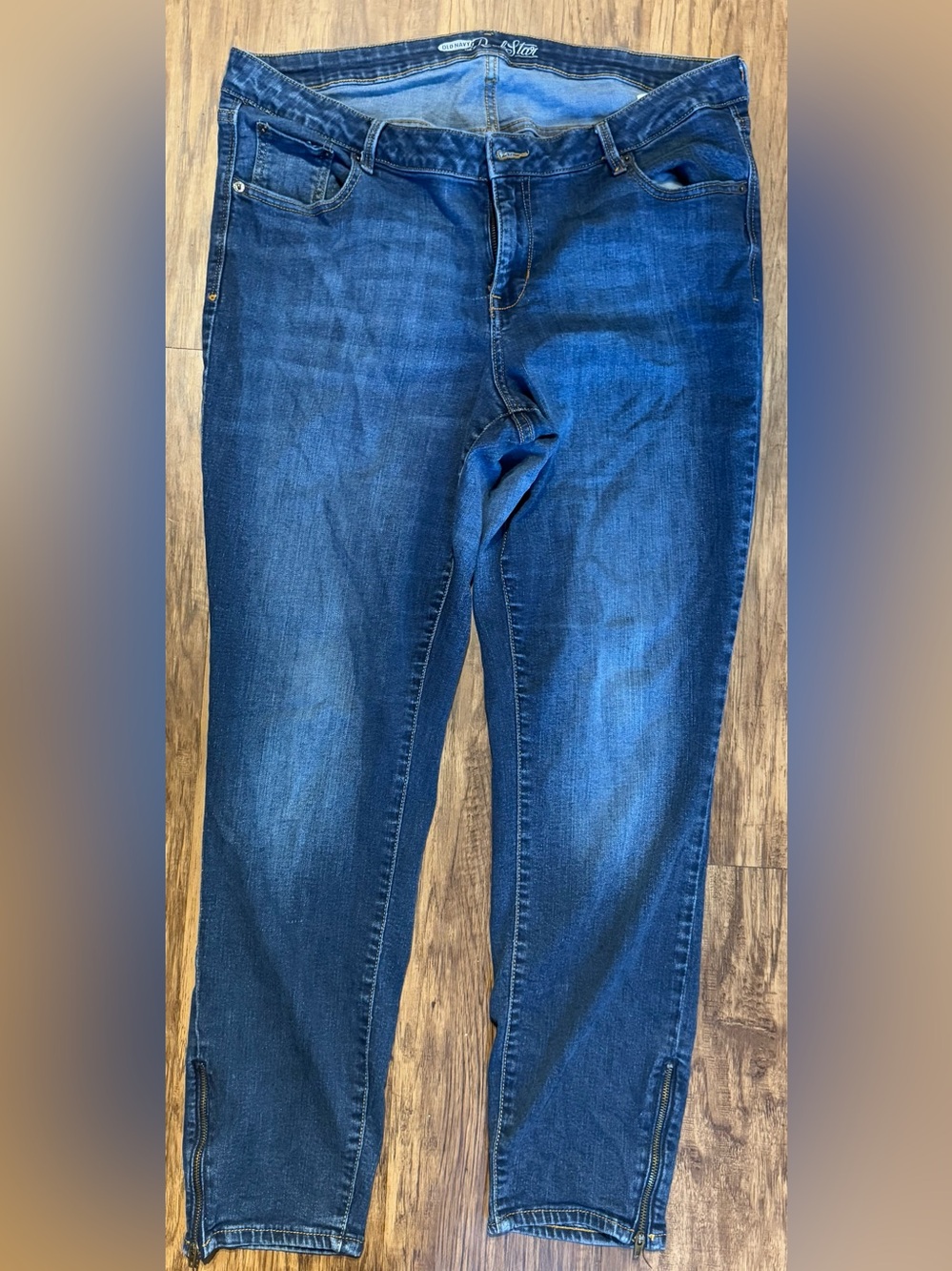 Old Navy The Rock Star Super Skinny Ankle-Zip Jeans sized 18